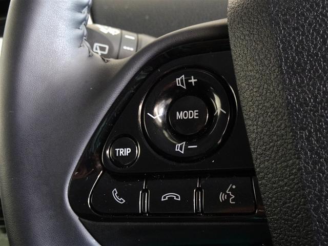 プリウス ＳセーフティプラスＩＩ　衝突被害軽減システム　メモリーナビ　フルセグ　バックカメラ　ＥＴＣ　ＬＥＤヘッドランプ　スマートキー（12枚目）