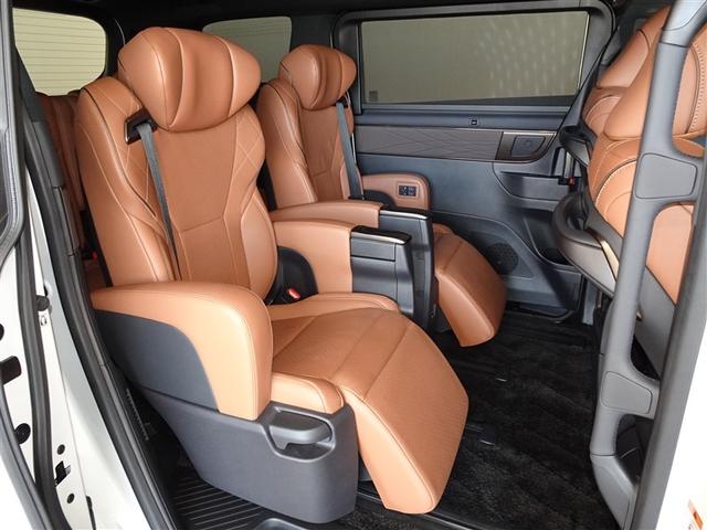 �\�t�@�[�̂悤�ȃZ�J���h�V�[�g�A�I�b�g�}���t���Ńt�@�[�X�g�N���X�̉��K���ł��B