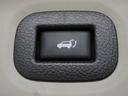 パワーバックドアを装備しています。バックドアを運転席からも開閉できます、便利ですよ。
