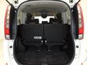 8人乗車時でも十分なスペースのトランクルームです。
