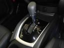 操作が楽なフロアシフト、インパネ周りもすっきりしています。