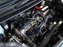 エンジンルームも念入りに清掃しております。