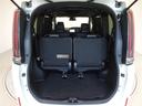 7人乗車時でも十分なスペースのトランクルームです。
