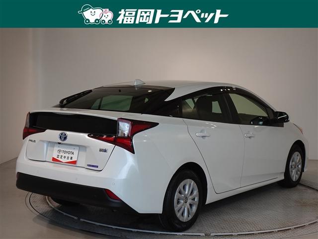 プリウス ＳセーフティプラスＩＩ　衝突被害軽減システム　メモリーナビ　フルセグ　バックカメラ　ＥＴＣ　ＬＥＤヘッドランプ　スマートキー（3枚目）