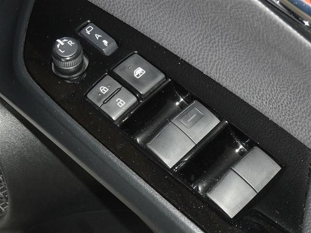 プリウス ＳセーフティプラスＩＩ　衝突被害軽減システム　メモリーナビ　フルセグ　バックカメラ　ＥＴＣ　ＬＥＤヘッドランプ　スマートキー（17枚目）