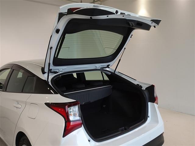 プリウス ＳセーフティプラスＩＩ　衝突被害軽減システム　メモリーナビ　フルセグ　バックカメラ　ＥＴＣ　ＬＥＤヘッドランプ　スマートキー（22枚目）