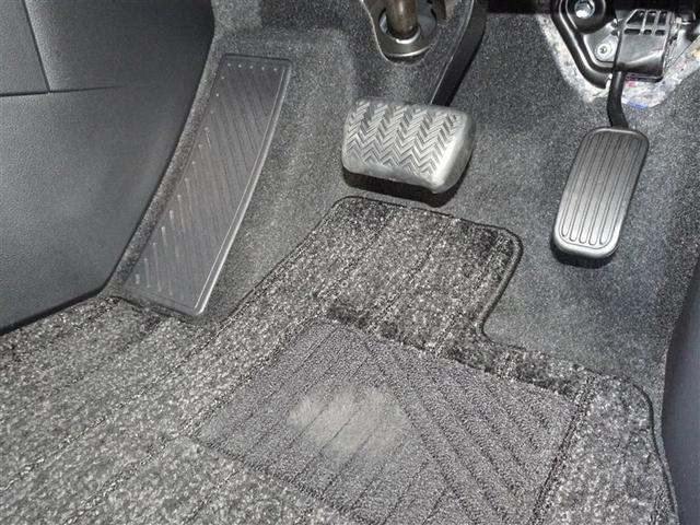 ノア ハイブリッドS-Z 衝突被害軽減システム メモリーナビ フルセグ 後席モニター バックカメラ ETC 両側電動スライド 3列シート LEDヘッドランプ スマートキー 乗車定員7人(11枚目)