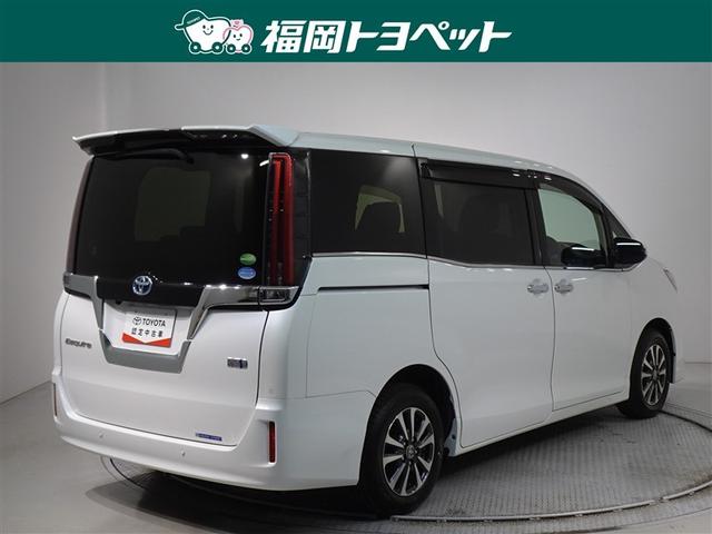 色は人気のホワイトパールクリスタルシャインです。