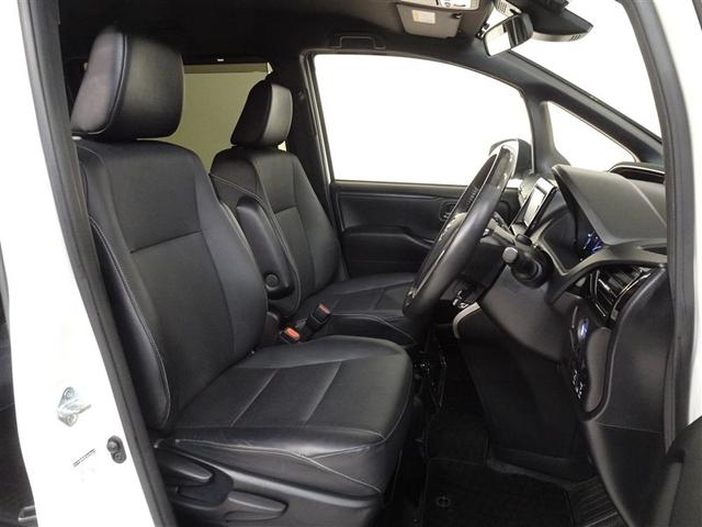 レザー調（合皮製）で高級感・機能性を融合させた快適なシートです。