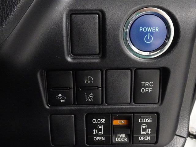 トヨタが誇る衝突被害軽減ブレーキとペダルの踏み間違い防止装置を搭載したサポカーＳ車です。