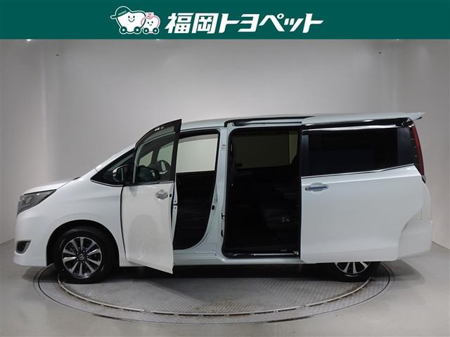両側パワースライドドア付きだから、狭い駐車スペースなどでの　乗り降りラクラク！小さなお子さまのいるご家庭には嬉しい装備。