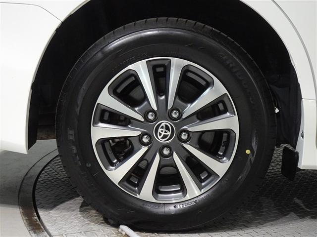 高級感と走りを引き立たせる、純正アルミを装備しています。