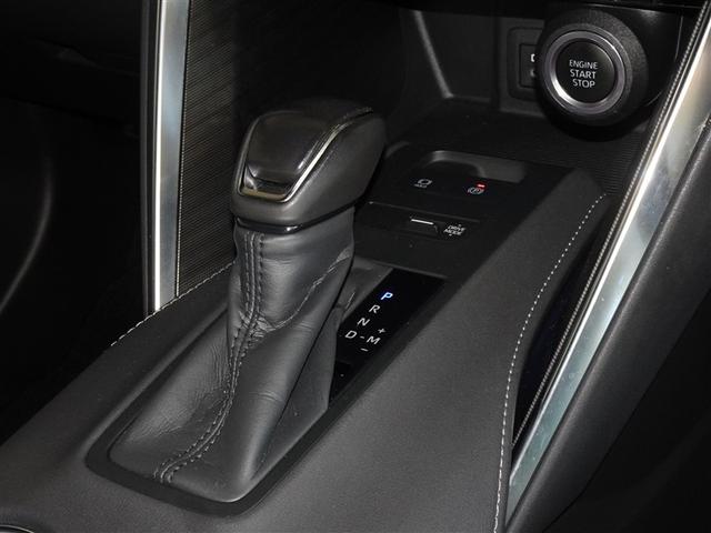 電動パーキングブレーキ・ブレーキホールドを装備してます。ホールド機能は信号待ちが多い一般道で疲労軽減になり、大好評です！