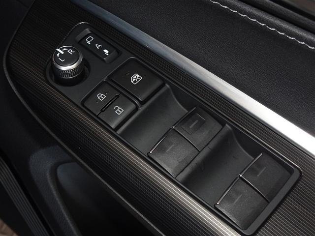 電動格納式ドアミラー・パワーウインドウを装備しています。