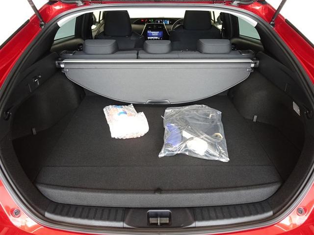 プリウスＰＨＶ Ｓセーフティパッケージ　衝突被害軽減システム　メモリーナビ　フルセグ　バックカメラ　ＥＴＣ　ＬＥＤヘッドランプ　スマートキー（18枚目）