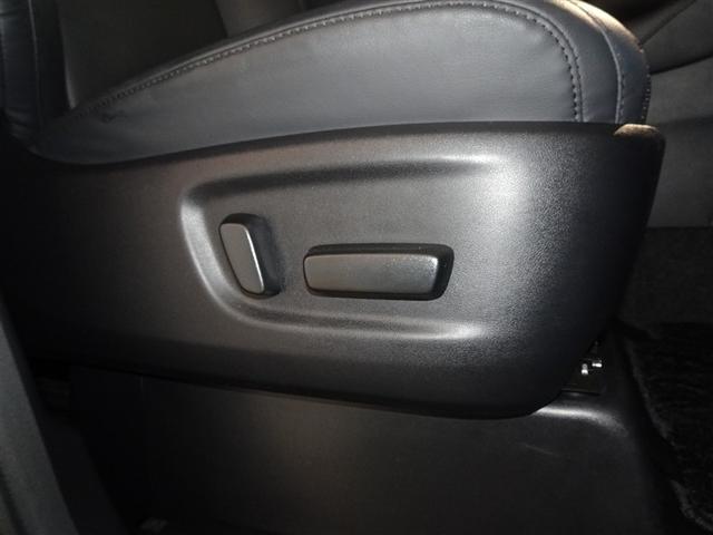 アルファード ２．５Ｓ　Ｃパッケージ　衝突被害軽減システム　フルセグ　後席モニター　バックカメラ　ＥＴＣ　両側電動スライド　フルエアロ　３列シート　ＬＥＤヘッドランプ　スマートキー　乗車定員７人（18枚目）