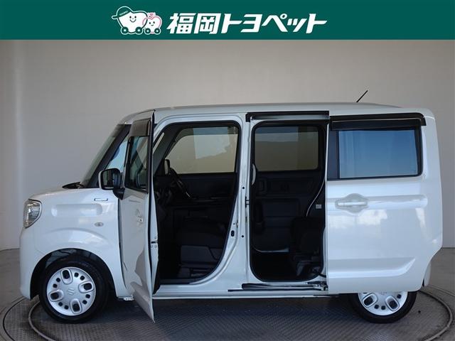 スライドドアは両側手動式です。