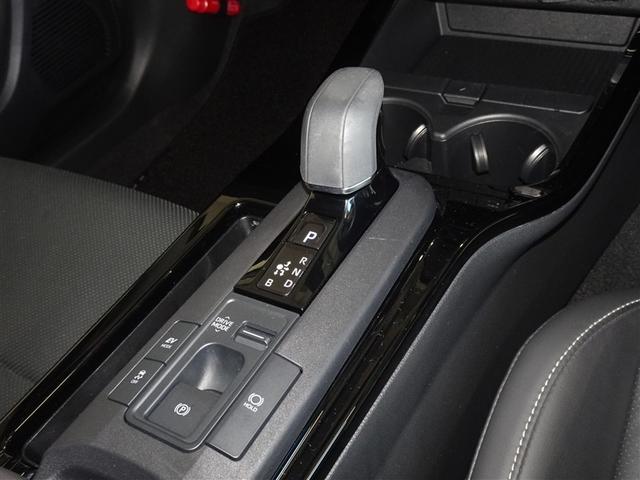 プリウス Z 衝突被害軽減システム フルセグ バックカメラ ETC ドラレコ サンルーフ LEDヘッドランプ スマートキー(15枚目)