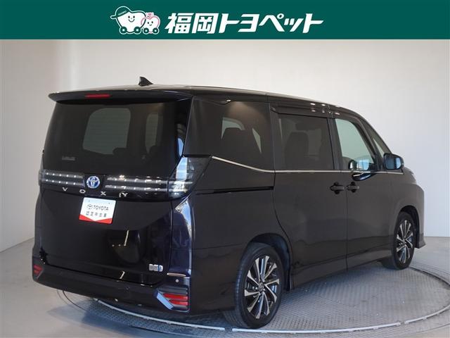 ヴォクシー ハイブリッドＳ－Ｚ　衝突被害軽減システム　メモリーナビ　フルセグ　バックカメラ　ＥＴＣ　両側電動スライド　３列シート　ＬＥＤヘッドランプ　スマートキー　乗車定員７人（3枚目）