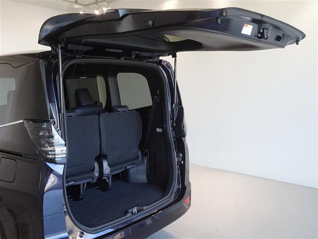 ヴォクシー ハイブリッドＳ－Ｚ　衝突被害軽減システム　メモリーナビ　フルセグ　バックカメラ　ＥＴＣ　両側電動スライド　３列シート　ＬＥＤヘッドランプ　スマートキー　乗車定員７人（26枚目）