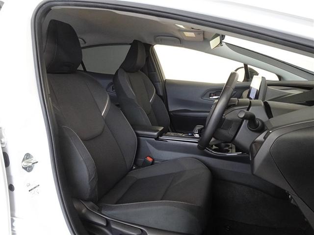 プリウス Ｇ　衝突被害軽減システム　フルセグ　バックカメラ　ＥＴＣ　ＬＥＤヘッドランプ　スマートキー（4枚目）