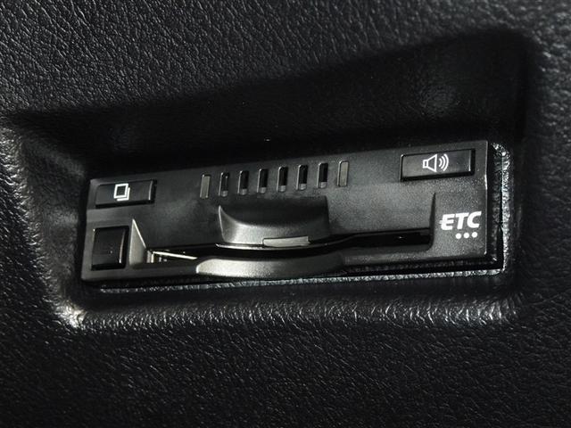 シエンタ ハイブリッドＧ　クエロ　衝突被害軽減システム　メモリーナビ　フルセグ　後席モニター　バックカメラ　ＥＴＣ　両側電動スライド　フルエアロ　３列シート　ＬＥＤヘッドランプ　スマートキー　乗車定員７人（15枚目）