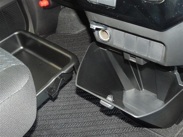 ルーミー カスタムＧ　衝突被害軽減システム　メモリーナビ　フルセグ　バックカメラ　ＥＴＣ　両側電動スライド　ＬＥＤヘッドランプ　スマートキー（14枚目）