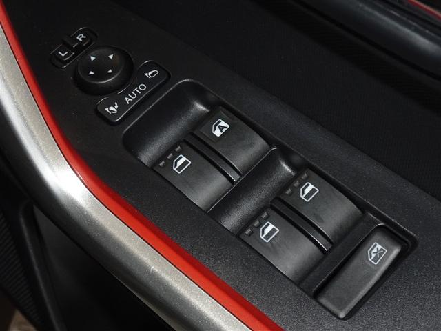 �d���i�[���h�A�~���[�E�p���[�E�C���h�E�𑕔����Ă��܂��B