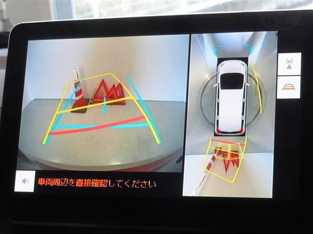 �o�b�N�K�C�h���j�^�[�𑕔����Ă��܂��A�Ԍɓ�������N���N�ł��B�p�m���~�b�N�r���[���j�^�[�𓋍ڂ��Ă��܂��A�ォ��̉摜���\������܂��B