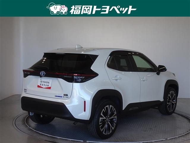 ヤリスクロス ハイブリッドＺ　衝突被害軽減システム　メモリーナビ　フルセグ　バックカメラ　ＥＴＣ　ＬＥＤヘッドランプ　４ＷＤ　スマートキー（3枚目）