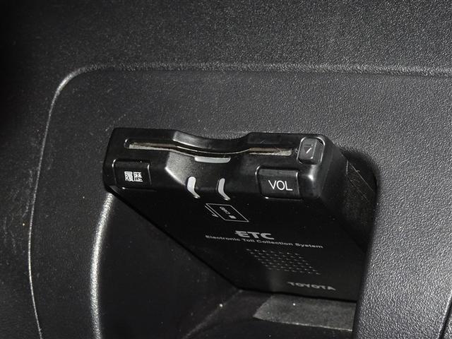 プリウス Ｓ　メモリーナビ　フルセグ　バックカメラ　ＥＴＣ　ＨＩＤヘッドライト　スマートキー（12枚目）