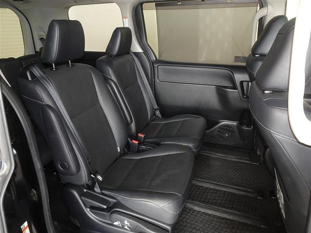 �\�t�@�[�̂悤�ȃZ�J���h�V�[�g�A�v���C�x�[�g���[���ɂ���悤�ł��B