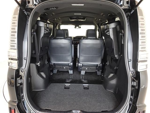 ヴォクシー ＺＳ　ＧＲスポーツ　衝突被害軽減システム　メモリーナビ　フルセグ　後席モニター　バックカメラ　ＥＴＣ　両側電動スライド　３列シート　ＬＥＤヘッドランプ　スマートキー　乗車定員７人（22枚目）