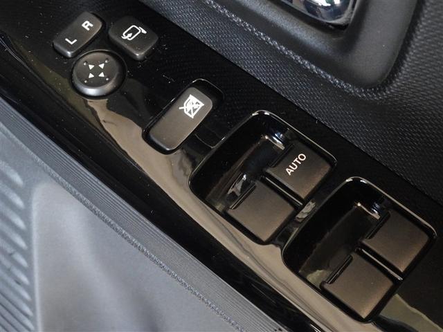 �d���i�[���h�A�~���[�E�p���[�E�C���h�E�𑕔����Ă��܂��B