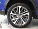 高級感と走りを引き立たせる、純正アルミを装備しています。
