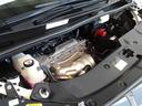 エンジンルームも念入りに清掃しております。