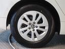高級感と走りを引き立たせる、純正アルミを装備しています。