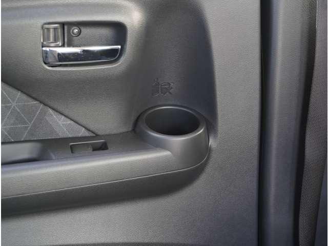 ｅＫクロス ＥＶ Ｇ　ＥＶ電池容量残存率測定結果１００パーセント　Ｂカメラ　ステアリングヒーター　ＬＥＤヘッド　クリアランスソナー　ベンチシート　キーフリー　バックモニター　スマートキー　盗難防止システム　シートヒーター（32枚目）