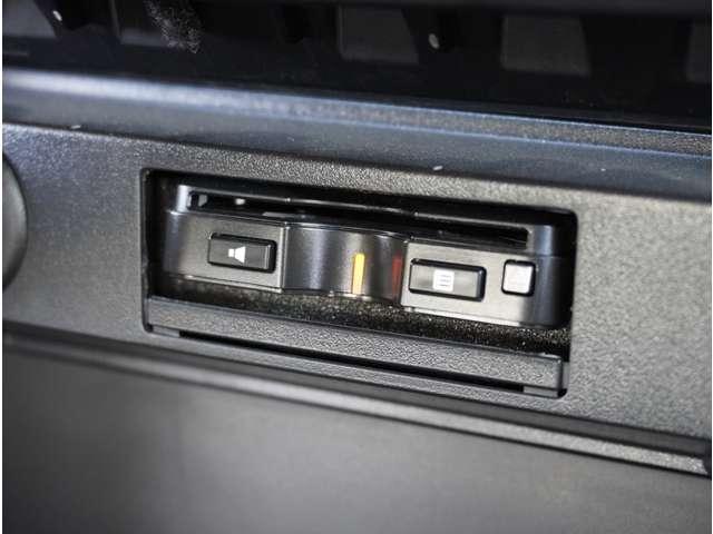 デリカＤ：２ カスタムハイブリッドＭＶ　三菱認定保証　ワンオーナー車　ナビ　Ｂｌｕｅ　ＡＳＣ　Ｗ電動ドア　シートヒータ　Ｂカメラ　フルセグ　１オーナー　禁煙車　クルコン　ナビＴＶ　記録簿　サイドエアバッグ　アルミホイール　盗難防止システム（10枚目）
