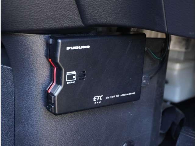 eKクロス G 三菱認定保証 ワンオーナー 純正ナビ 全 アラウンドビューカメラ エアバッグ アイスト Sヒーター LED ETC スマートキー クリアランスソナー フルセグTV オートエアコン メモリーナビ 記録簿(10枚目)