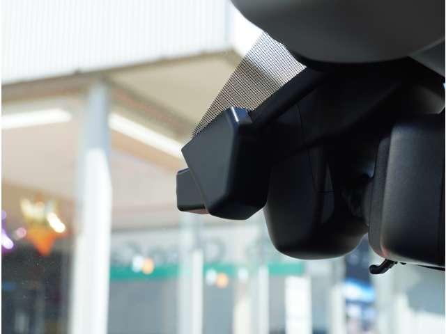 フォレスター プレミアム　三菱認定保証　衝突被害軽減ブレーキ　記録簿　衝突軽減Ｂ　横滑り防止　エアバッグ　電動パワーシート　メモリーナビ　クルコン　ＤＶＤ再生　ワンオーナー車　ＡＢＳ　Ｓカメラ　スマートキー　オートエアコン（10枚目）