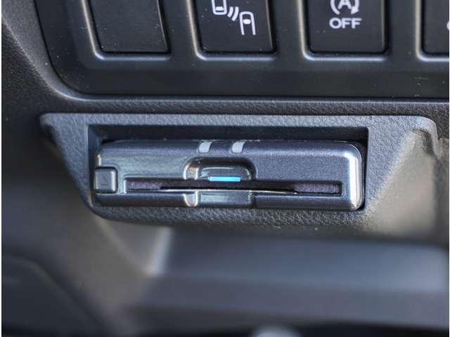 フォレスター プレミアム　三菱認定保証　衝突被害軽減ブレーキ　記録簿　衝突軽減Ｂ　横滑り防止　エアバッグ　電動パワーシート　メモリーナビ　クルコン　ＤＶＤ再生　ワンオーナー車　ＡＢＳ　Ｓカメラ　スマートキー　オートエアコン（11枚目）