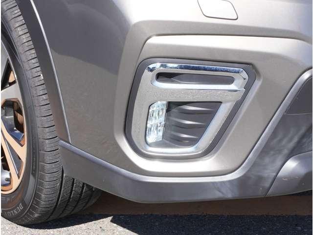 フォレスター プレミアム　三菱認定保証　衝突被害軽減ブレーキ　記録簿　衝突軽減Ｂ　横滑り防止　エアバッグ　電動パワーシート　メモリーナビ　クルコン　ＤＶＤ再生　ワンオーナー車　ＡＢＳ　Ｓカメラ　スマートキー　オートエアコン（18枚目）