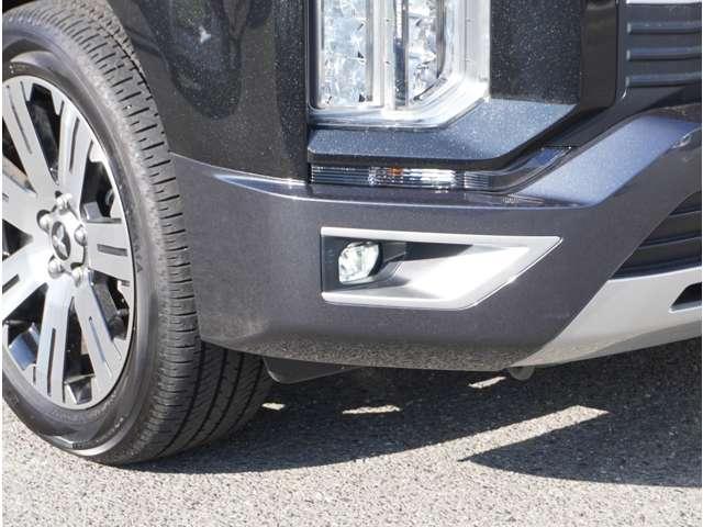 足元明るいフォグランプ搭載！大雨時や濃霧時など視界の悪い時は心強い見方です！