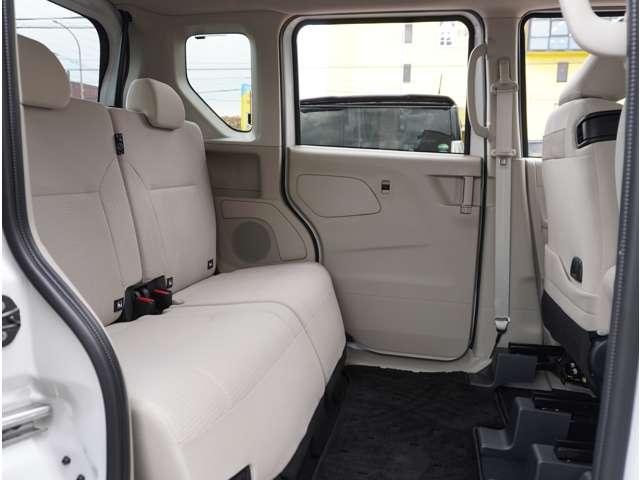 ｅＫスペース Ｍ　純正ナビ　ミラー内蔵バックカメラ　ＥＴＣ　パーキングセンサー　フルセグＴＶ　デュアルエアバッグ　ＬＥＤ　バックモニター　キーレスエントリーシステム　盗難防止装置　シートヒーター　パワーウインドウ（8枚目）