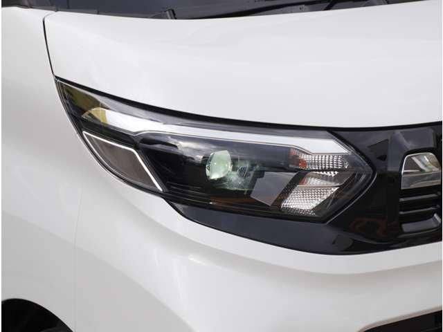 ｅＫスペース Ｍ　純正ナビ　ミラー内蔵バックカメラ　ＥＴＣ　パーキングセンサー　フルセグＴＶ　デュアルエアバッグ　ＬＥＤ　バックモニター　キーレスエントリーシステム　盗難防止装置　シートヒーター　パワーウインドウ（20枚目）