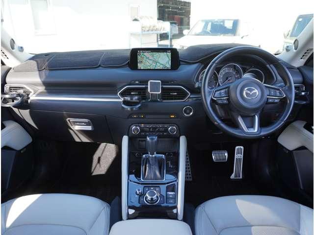 CX-5 XD Lパッケージ 白革シート BOSE フリップダウンモニター パワーバックゲート オートクルーズ エアコン リアカメラ 本革 キーフリー 電動パワーシート アイストップ ターボ ミュージックプレイヤー接続可 TVナビ(8枚目)