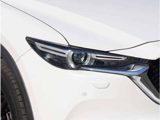 CX-5 XD Lパッケージ 白革シート BOSE フリップダウンモニター パワーバックゲート オートクルーズ エアコン リアカメラ 本革 キーフリー 電動パワーシート アイストップ ターボ ミュージックプレイヤー接続可 TVナビ(20枚目)