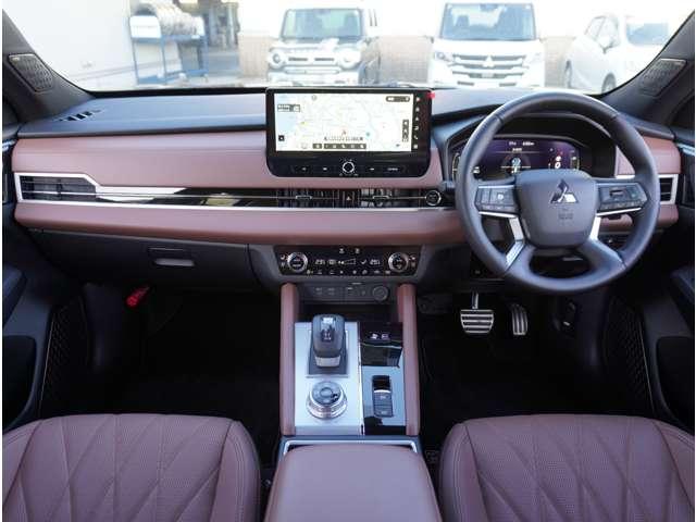 �C���p�l���̉摜�ƂȂ�܂��B�ԗ��]���؂ɂă_�b�V���{�[�h�̂�ՂȂǁA�O���[�U�[�l���i�r�܂����[�_�[�Ȃǎ��t������Ă����ԗ����������܂��B�]���؂ɂĂ��m�F���������Ԋm�F�������߂����Ē����܂��B