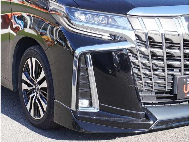 アルファード ２．５Ｓ　Ｃパッケージ　７人乗り　フリップダウンモニター　ナビ　両電動ドア　電動トランク　コーナーセンサ　Ｂモニタ　オットマン　地デジ　ＤＶＤ再生可能　シートクーラー　シートヒータ　リアオートエアコン　ナビテレビ　横滑り防止（19枚目）